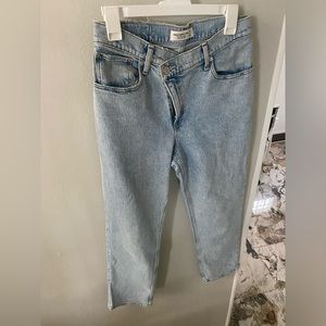 Abercrombie & Fitch 90’s straight ultra high rise with cross-cross waist band
